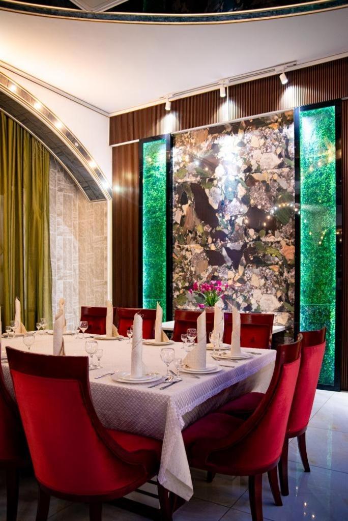 Hotel Zhibek Zholy Simkent Kültér fotó