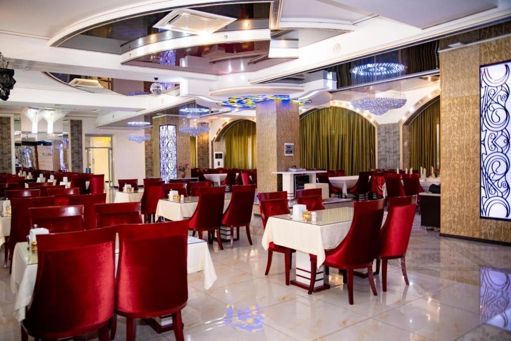 Hotel Zhibek Zholy Simkent Kültér fotó