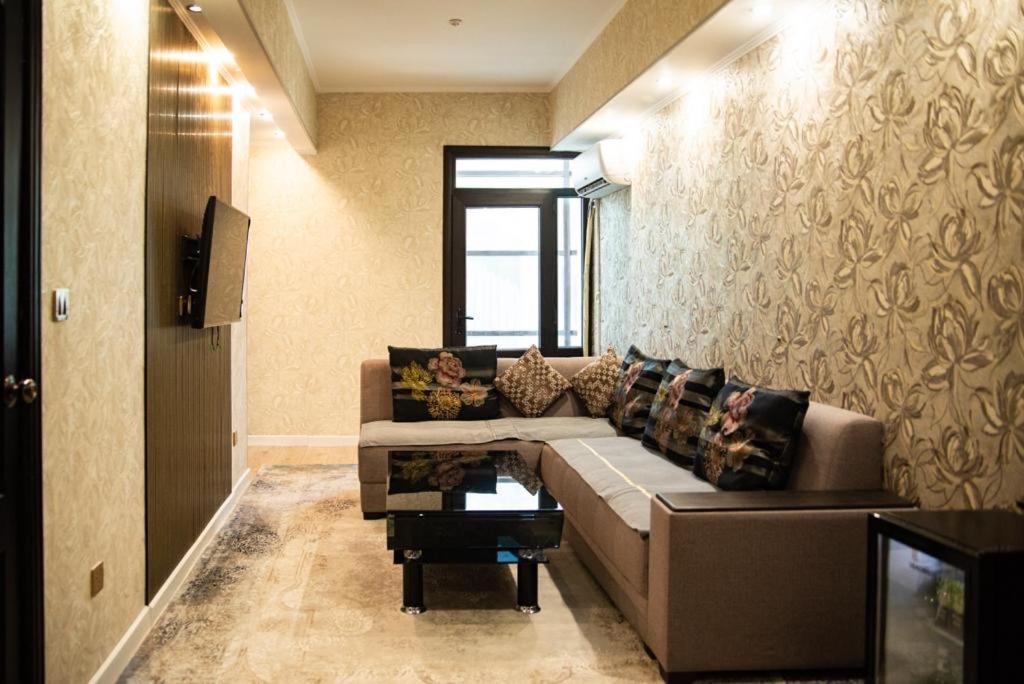 Hotel Zhibek Zholy Simkent Kültér fotó