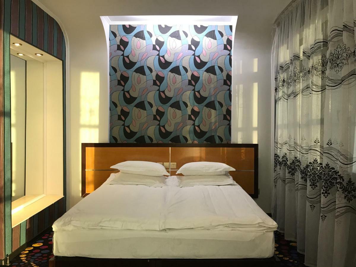 Hotel Zhibek Zholy Simkent Kültér fotó